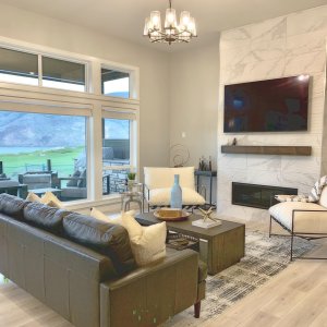 This is one of the latest projects I had the pleasure of styling!
.
This place is a stunner!  Check out these homes for sale #fairwayhomes built by diverseproperties .
What’s your favourite thing about this room?
.
xox