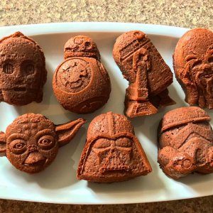 Star Wars™ Cakelet Pan, 12