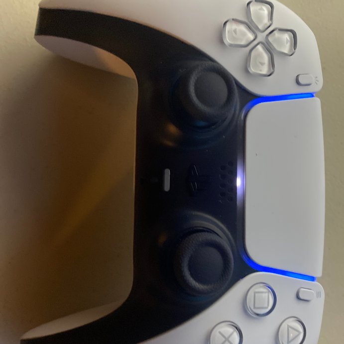 user image by Julius Kassab, DualSense Wireless Controller for PlayStation 5