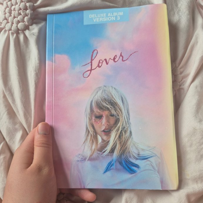 user image by Penelope, Taylor Swift - Lover (Target Exclusive Deluxe Version 3 CD)