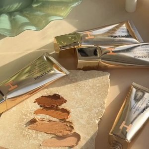 @spacenk&rsquo;s instagram video of Hourglass Illusion Luminous Glow Foundation