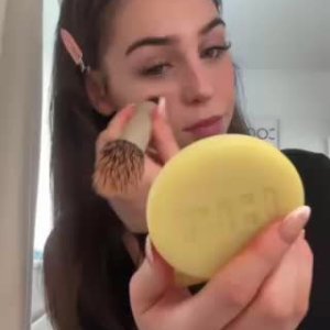 Ella Carvey&rsquo;s mediaimport video of Simihaze Beauty Solar Tint Blush Duo,Simihaze Beauty Colour Glaze Lip and Cheek Pigment,Simihaze Beauty Super Slick Lip Balm,Simihaze Beauty Hydra Melt Dewy Skin Balm