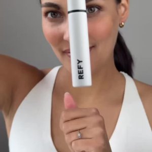 lea_joyce’s mediaimport video of Refy Gloss Highlighter - Topaz,Refy Brow Sculpt