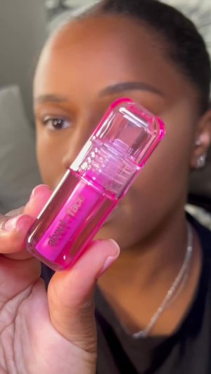daynakmua’s mediaimport video of About Face Blush Rush