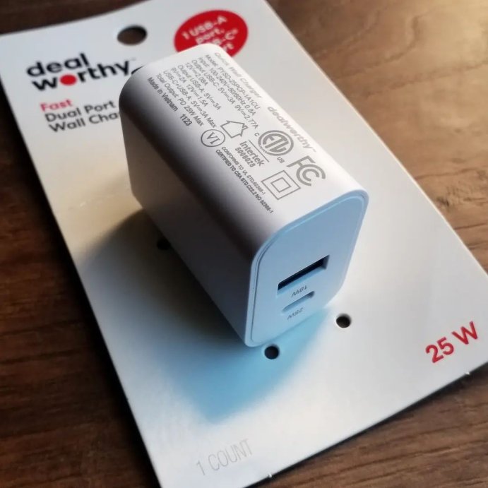user image by @hendrikavd, Dual Port 25W USB-A and USB-C Wall Charger - dealworthy&#8482; White: Quick Charge, Surge Protection