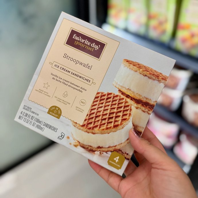 user image by @katattarget, Vanilla Stroopwafel Ice Cream Sandwich with Dulce de Leche Filling - 13.52 fl oz/4ct - Favorite Day&#8482;