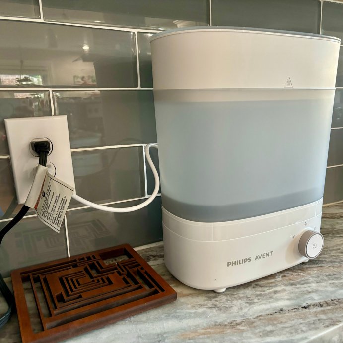 user image by Lexi Lucia, Philips Avent Premium Electric Steam Sterilizer with Dryer