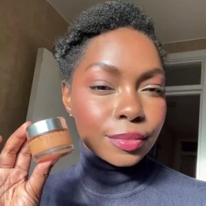 @sandra.mendes279’s instagram video of Chantecaille Future Skin Foundation