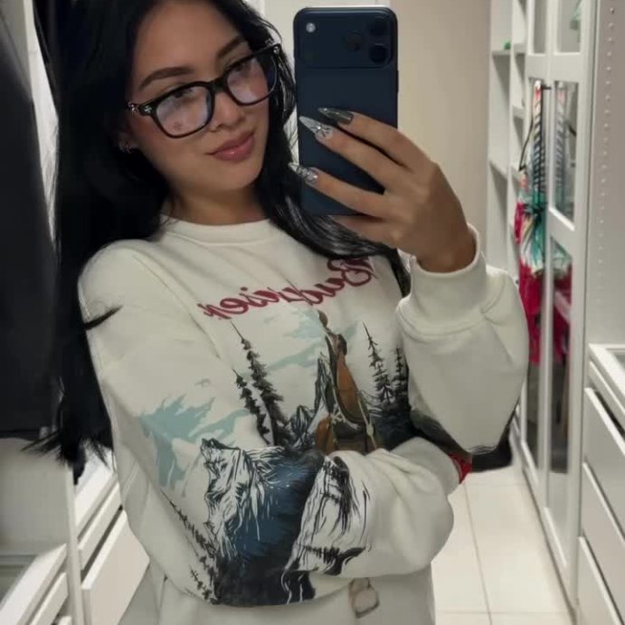 user image by @lifewithgaby_, Women's Budweiser Horse Graphic Sweatshirt - Ivory