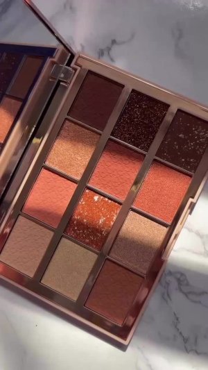 Sharon ’s mediaimport video of Kay Beauty EyeKanvas Eyeshadow Palette(12 in 1)