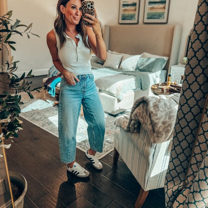user image by @thesimplychicstyle, Women's High-Rise Easy Barrel Ankle Jeans - Universal Thread™