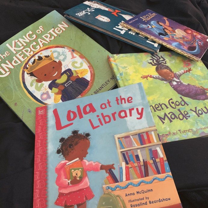 user image by @_lydiaslife, Lola at the Library (Paperback) by Anna McQuinn