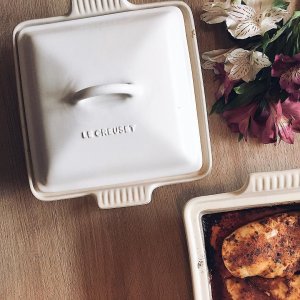 Le Creuset Heritage Stoneware Shallow Square Covered Baker, 2-Qt.