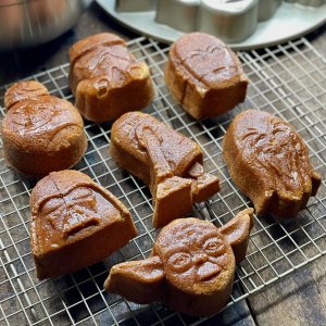 Star Wars™ Cakelet Pan, 12