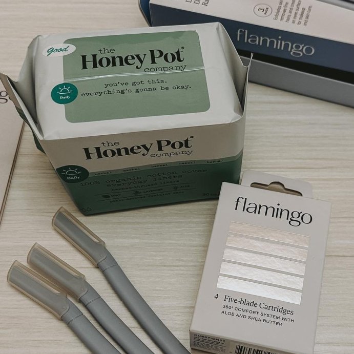 user image by @blake_the_moonstarchild, Flamingo Women&#39;s Razor Blade Refills - 5-Blade Refill Cartridges - 4ct