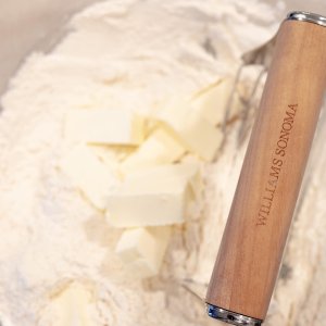 Williams Sonoma Olivewood Pastry Blender