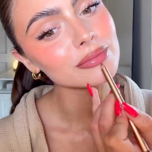 @spacenk’s instagram video of Charlotte Tilbury Lip Cheat Lip Liner,KOSAS Wet Lip Oil Gloss