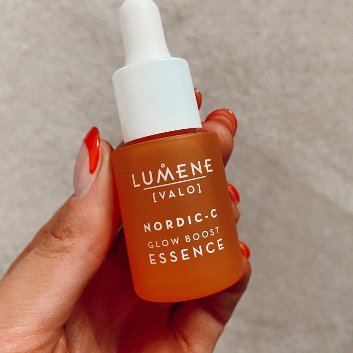 user image by @sarakatebeautyblog, Lumene Valo Glow Boost Essence Serum with Vitamin C &#38; Hyaluronic Acid - 1 fl oz