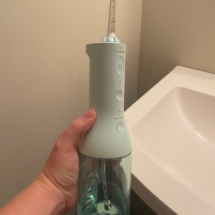 user image by Makayla, Philips Sonicare 3000 Cordless Power Flosser
