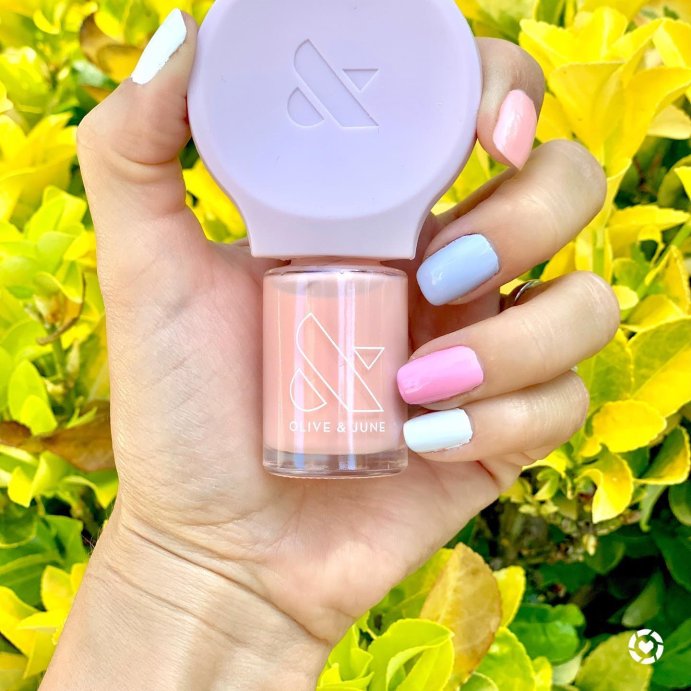 user image by @ayvanny11, Olive &#38; June The Poppy Manicure Tool