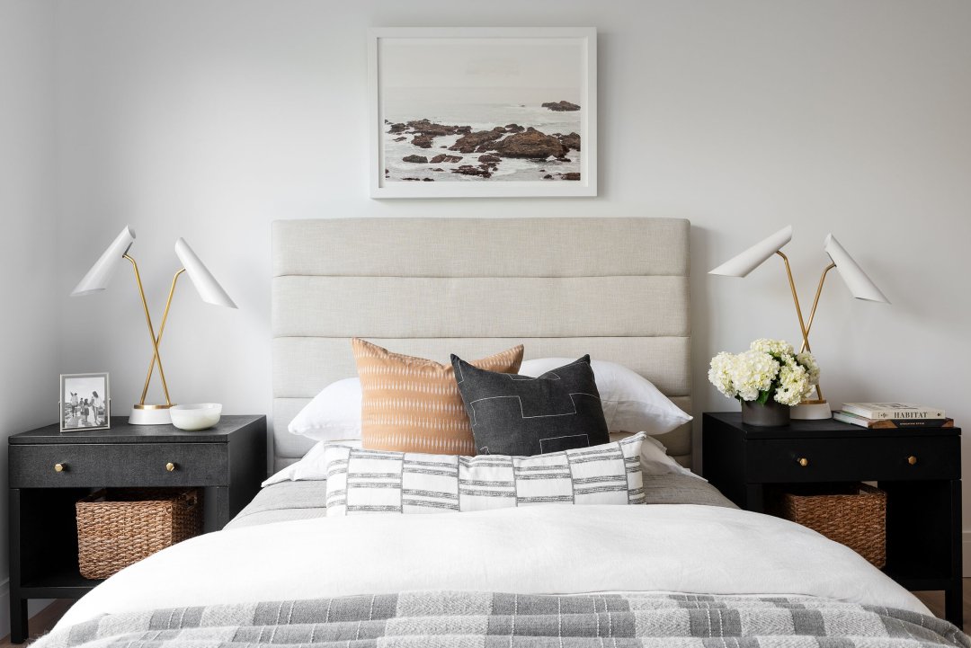 How to Arrange Decorative Pillows for Bed