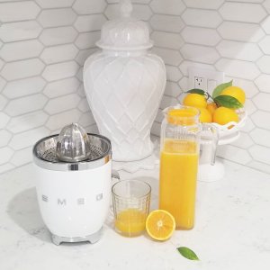 SMEG White Retro-Style Citrus Juicer SMEG