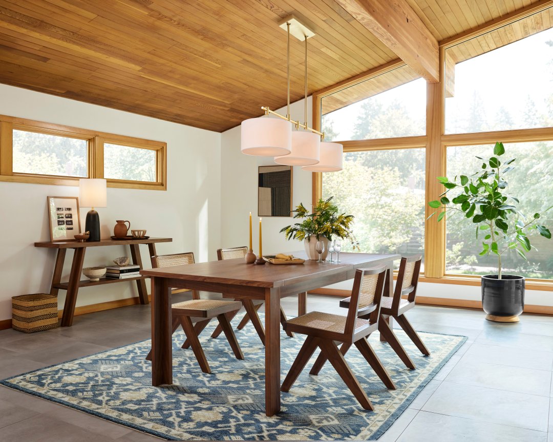 Rug Under Dining Room Table