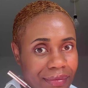 Sharon ’s mediaimport video of Kay Beauty Intense Black 24H Kajal Eyeliner Duo