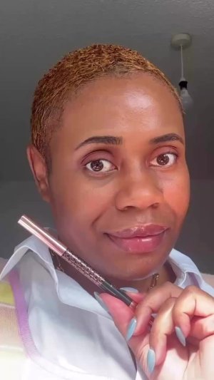 Sharon ’s mediaimport video of Kay Beauty Intense Black 24H Kajal Eyeliner Duo
