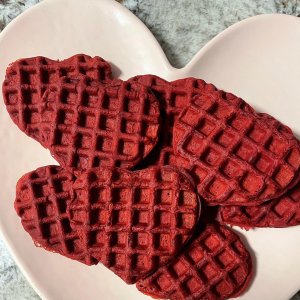 Dash® Heart Mini Waffle Maker in Red, 1 ct - Kroger