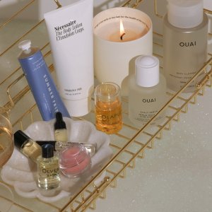 @spacenk&rsquo;s instagram photo of Ouai Body Cleanser,Ouai Scalp Serum,Olaplex No.7 Bonding Oil,Aesop Aganice Aromatique Candle,N&eacute;cessaire The Body Lotion Fragrance Free,Summer Fridays Jet Lag Mask,Olverum Olverum Discovery Box