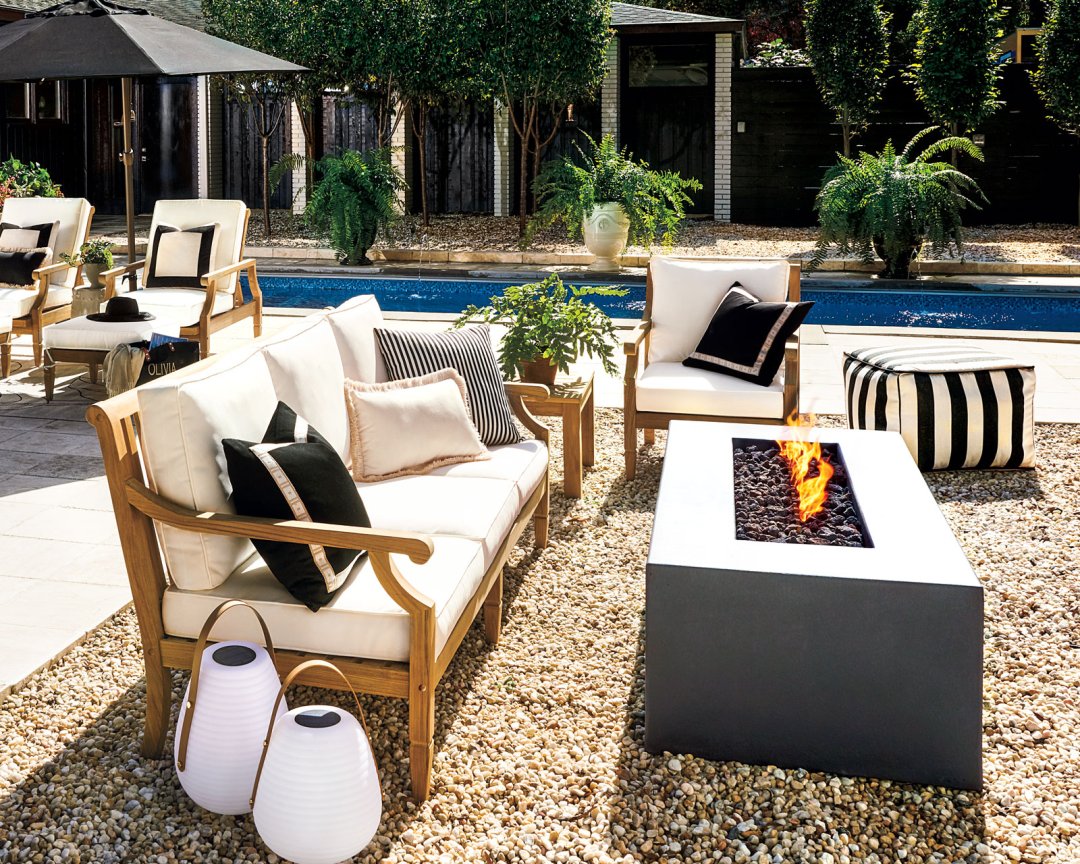 How to Mix and Match Outdoor Furniture | How to Decorate