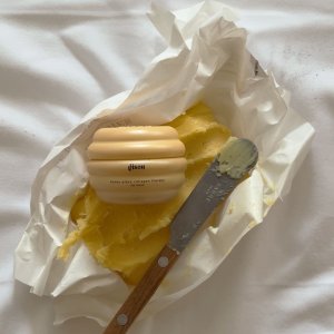 @spacenk&rsquo;s instagram photo of Gisou Honey Glaze Collagen Therapy Lip Mask