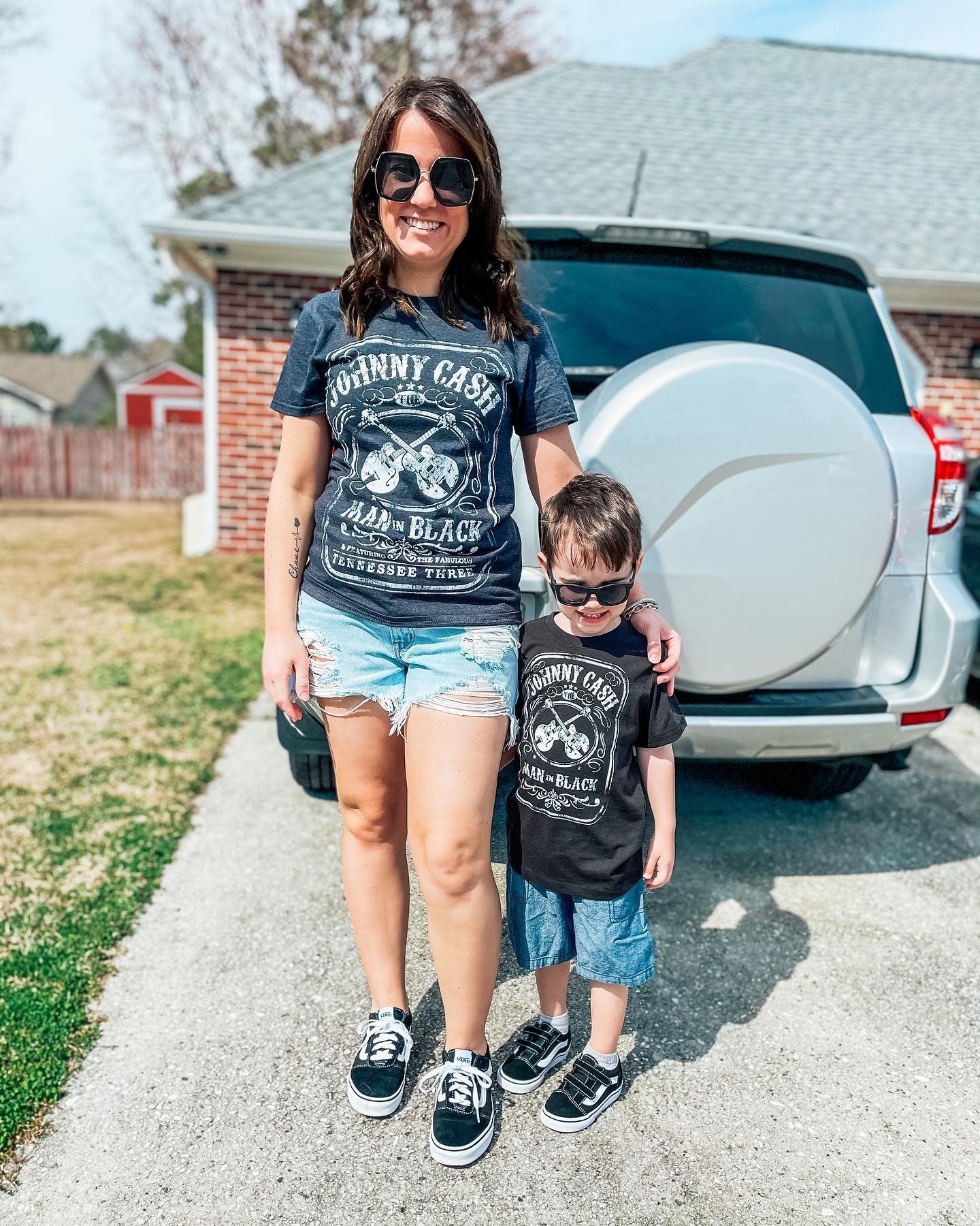 user image by @sarah.lane.k, Men's Johnny Cash Man In Black Short Sleeve Graphic T-Shirt - Charcoal Heather