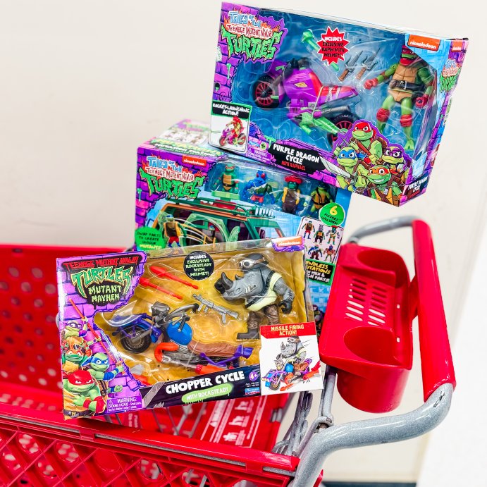 user image by brittaniborenleach, Teenage Mutant Ninja Turtles Purple Dragon Cycle with Raphael Action Figure