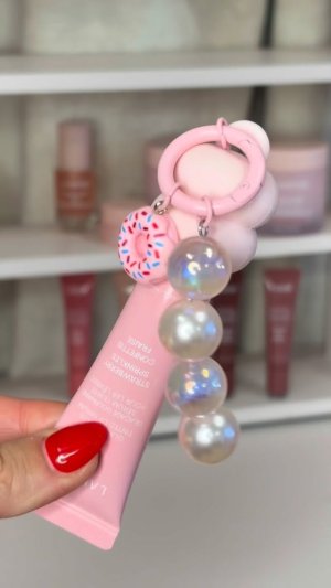 @spacenk’s instagram video of LANEIGE Glaze Craze Tinted Lip Serum,LANEIGE Lip Glowy Balm