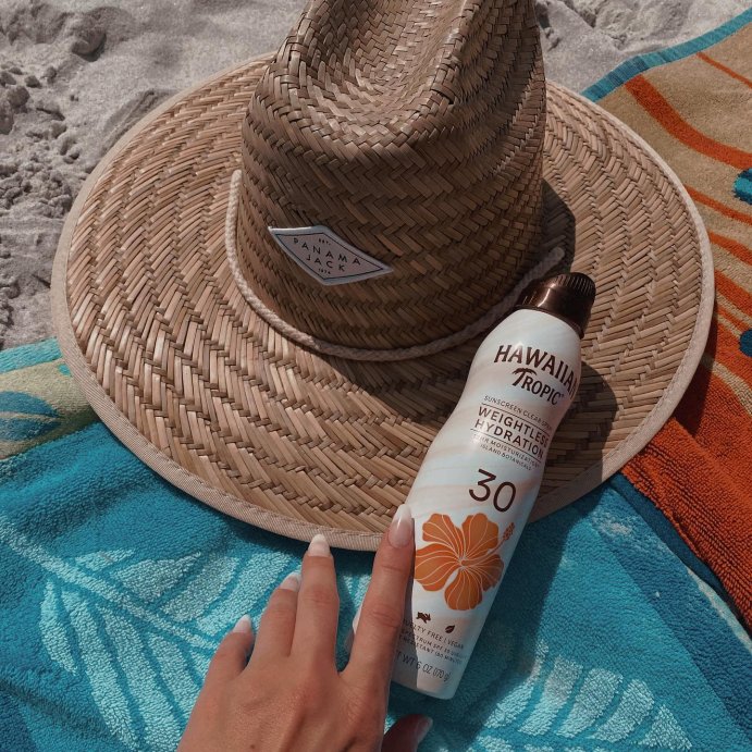 user image by @h_kindy23_, Hawaiian Tropic Silk Hydration Weightless Sunscreen C-Spray - 6oz