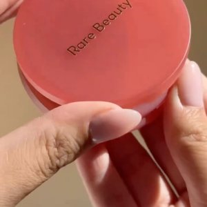 @spacenk&rsquo;s instagram video of Rare Beauty Soft Pinch Matte Bouncy Blush