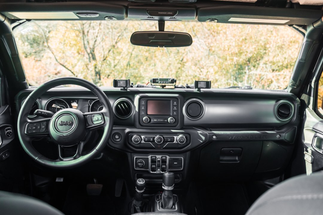 What are the Different Types of Radio? Midland Radio