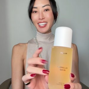 @spacenk&rsquo;s instagram video of PHLUR Vanilla Skin Body Oil