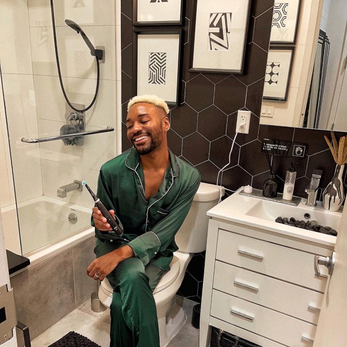 user image by @moorehisstyle, Oral-B iO Series 7 Electric Toothbrush with 2 Brush Heads
