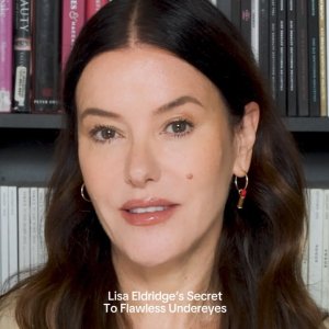 @spacenk&rsquo;s instagram video of Lisa Eldridge Seamless Skin Luminist Concealer