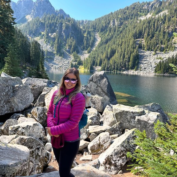 @beyondthesidewalks's instagram image of Patagonia Women's Down Sweater