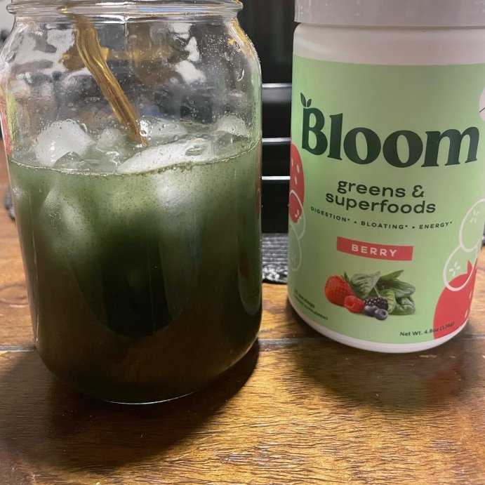 user image by @twm___3, BLOOM NUTRITION Greens and Superfoods Powder - Berry