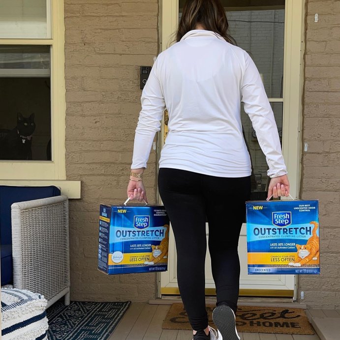 user image by @influencedbymarlena, Fresh Step Outstretch Febreze Scented Cat Litter - 19lbs