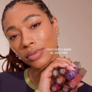 @spacenk&rsquo;s instagram video of Fenty Beauty Gloss Bomb Oil