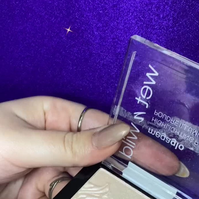 user image by @ugc.babycocoss, Wet n Wild MegaGlo Highlighting Powder - 0.19oz