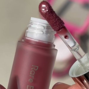 @spacenk’s instagram video of Rare Beauty Mini Soft Pinch Liquid Blush