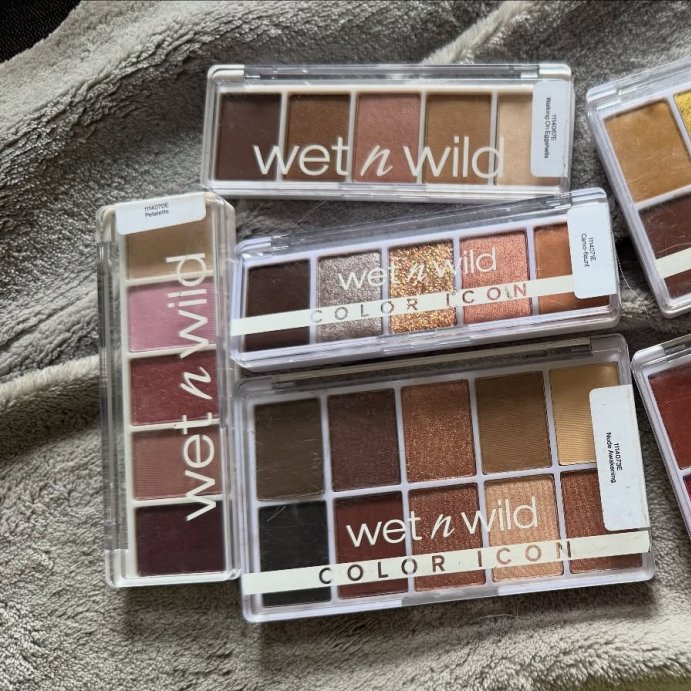 user image by @rashmi_loves_makeup, Wet n Wild Color Icon 10-Pan Eyeshadow Palette - 0.42oz