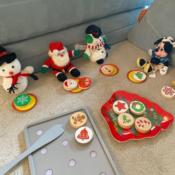 user image by @learnandplaywithhk, Melissa &#38; Doug Slice and Bake Wooden Christmas Cookie Play Food Set
